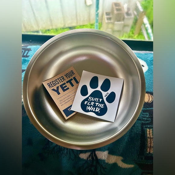 Yeti Dog Bowl NWT - Picture 3 of 4